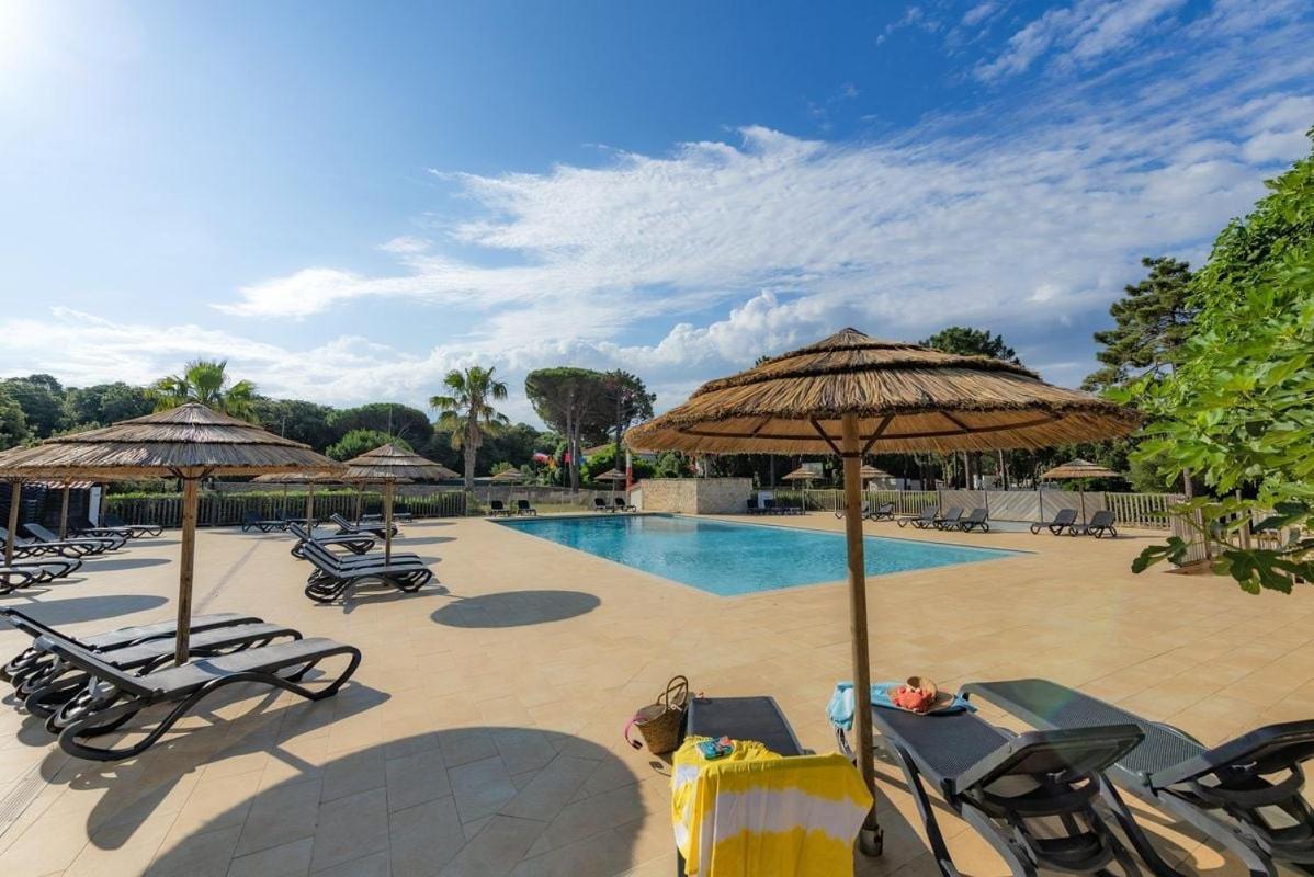 Camping Campo Di Liccia Bonifacio  Buitenkant foto